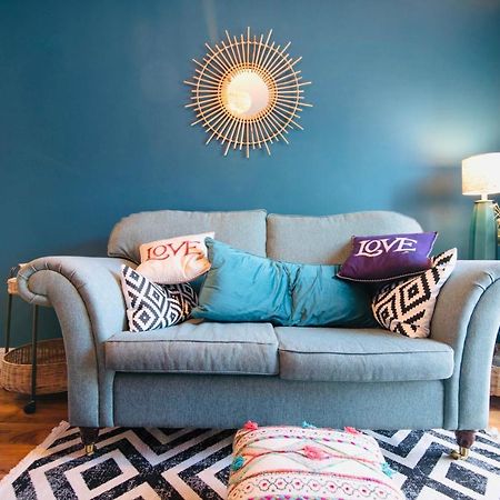 Aston Henry James Stunning One Bedroom Apartment In Royal Windsor Exterior photo