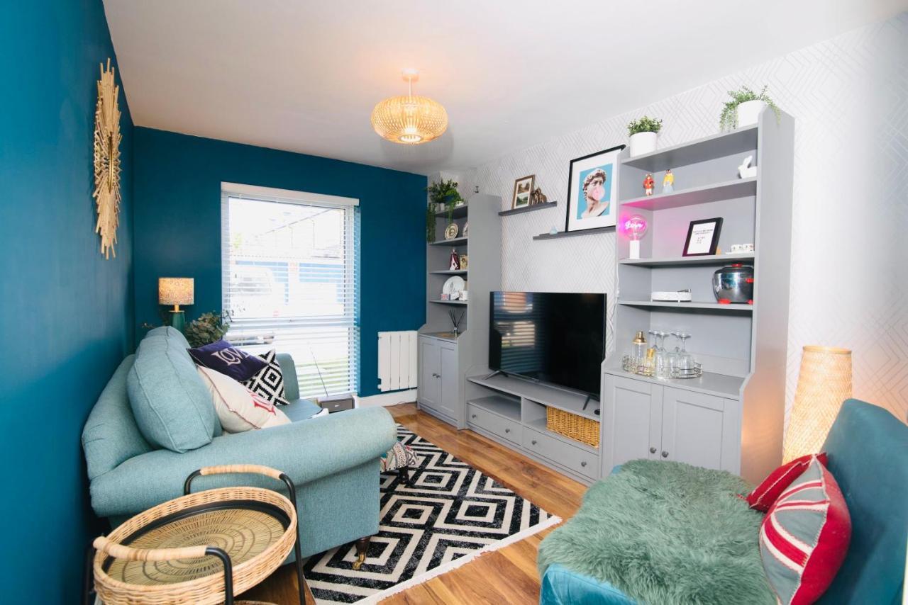 Aston Henry James Stunning One Bedroom Apartment In Royal Windsor Exterior photo